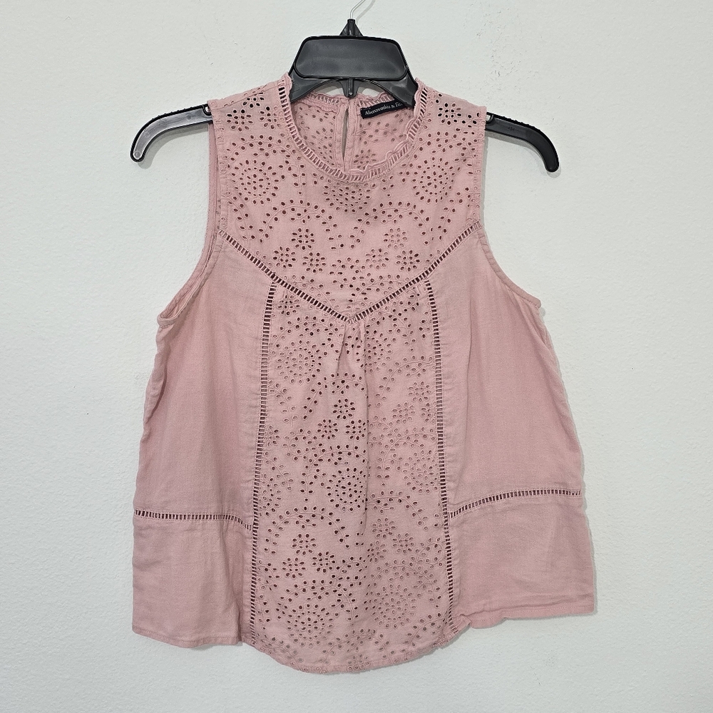 Abercrombie & Fitch Pink Eyelet Sleeveless Top Small